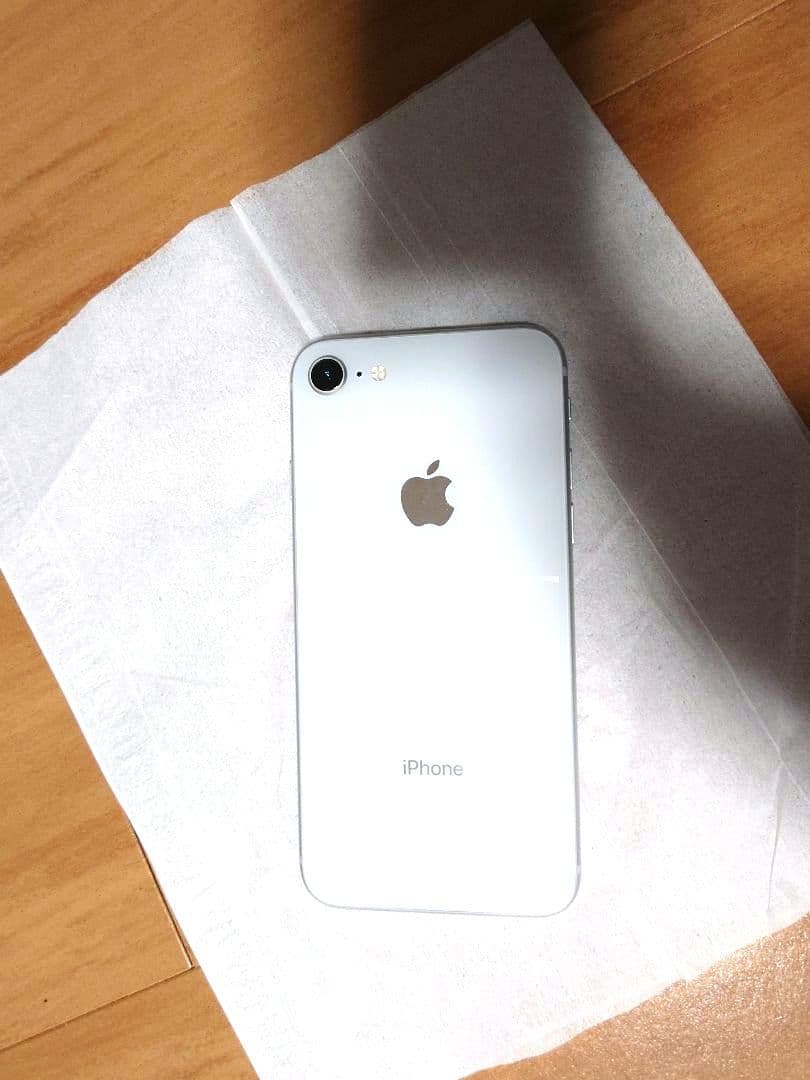 iPhone8 64GB（シムフリー） 箱等の付属品有