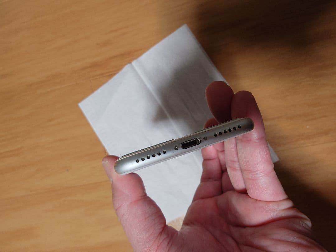 iPhone8 64GB（シムフリー） 箱等の付属品有