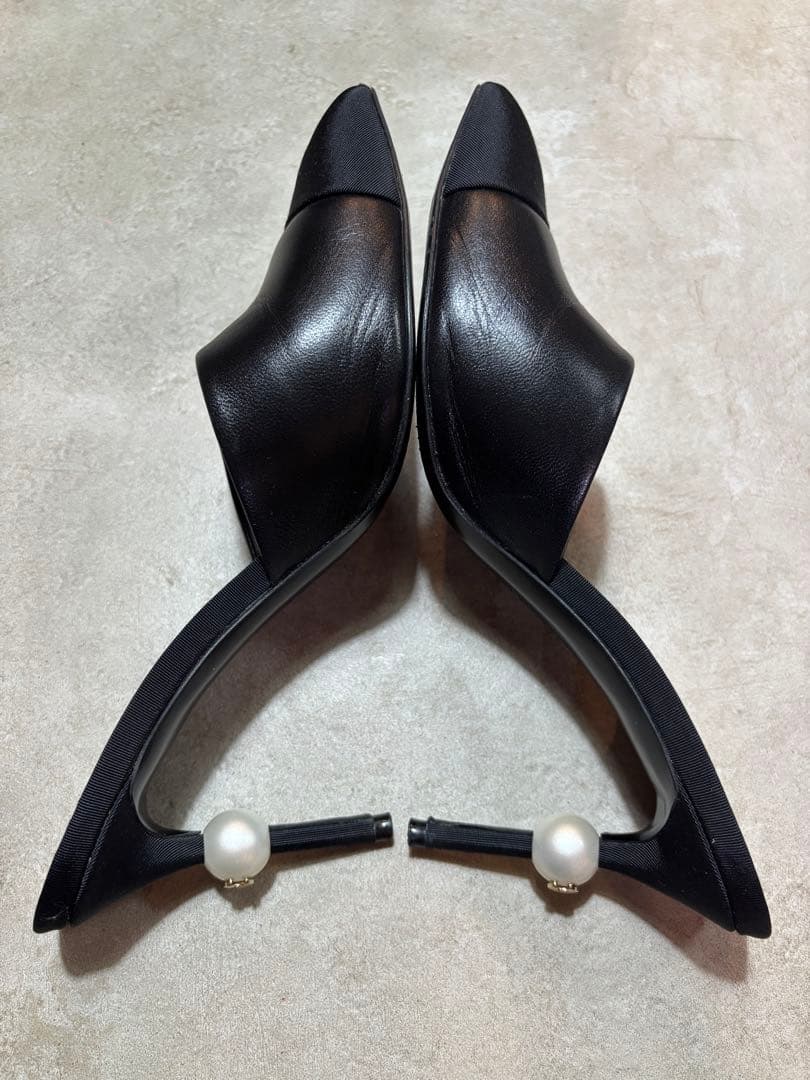 CHANEL ブラック ポインテッドトゥ ミュール