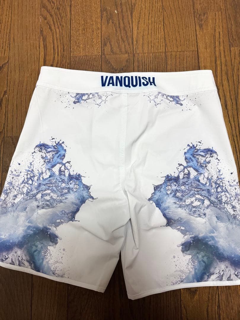 ヴァンキッシュ サーフパンツ VANQUISH FITNES VQ White