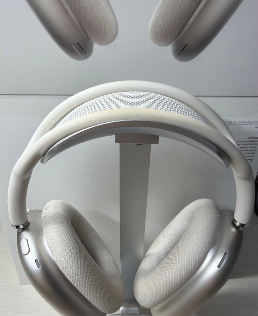 AirPods MAX スターライト