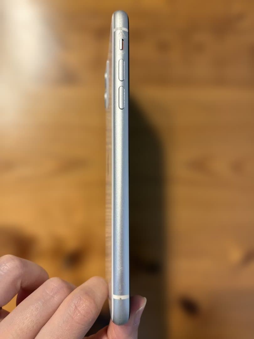 iPhone11 ホワイト　箱、新品充電ケーブル付き