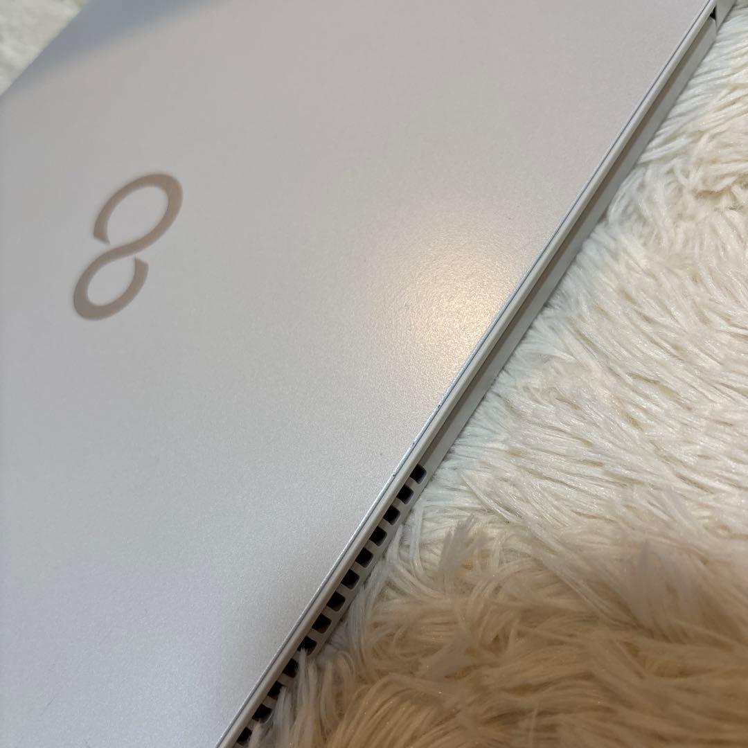 【美品】i5 LIFEBOOK UH08/E3 Intel xe GPU搭載！