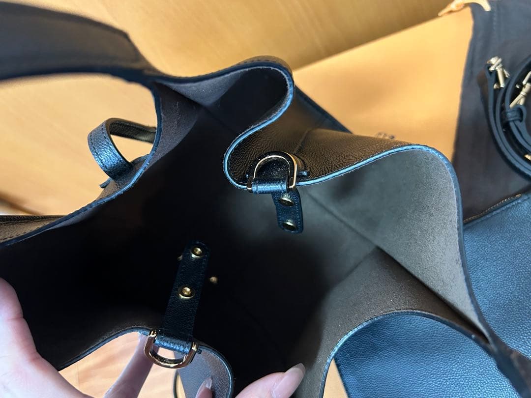 Tタイムレス レザーショルダーバック ミニ ブラック