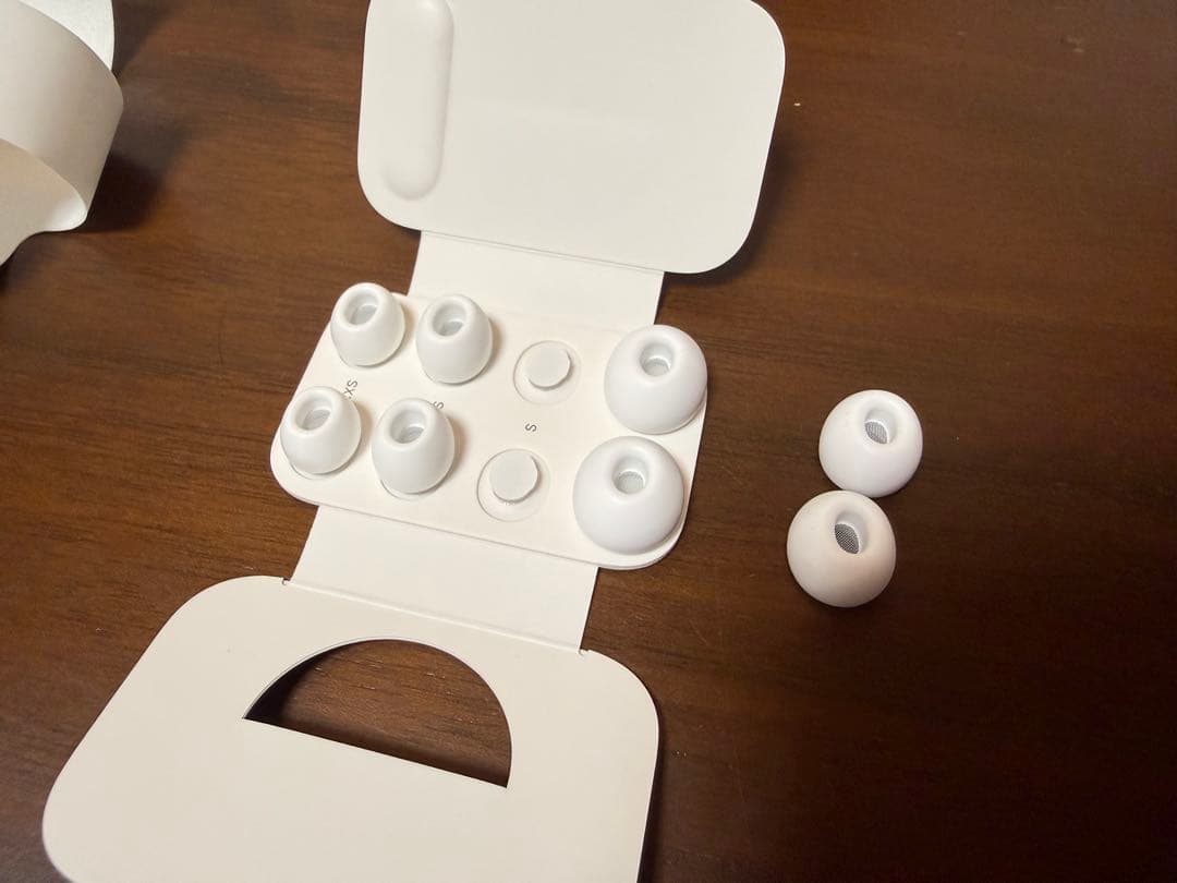 中古 最新 AirPods Pro 3 本体