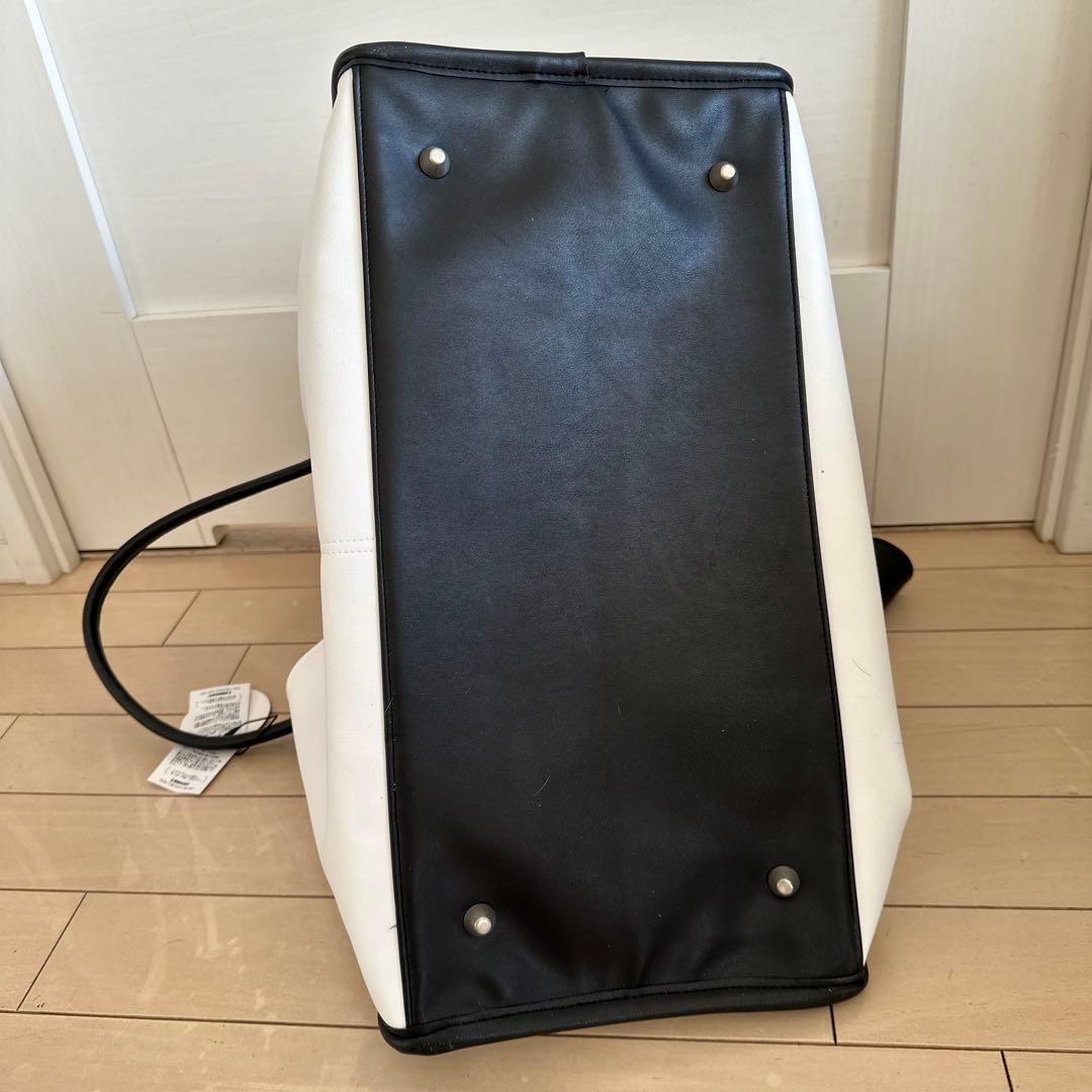 A BIENTOT バッグ 白と黒