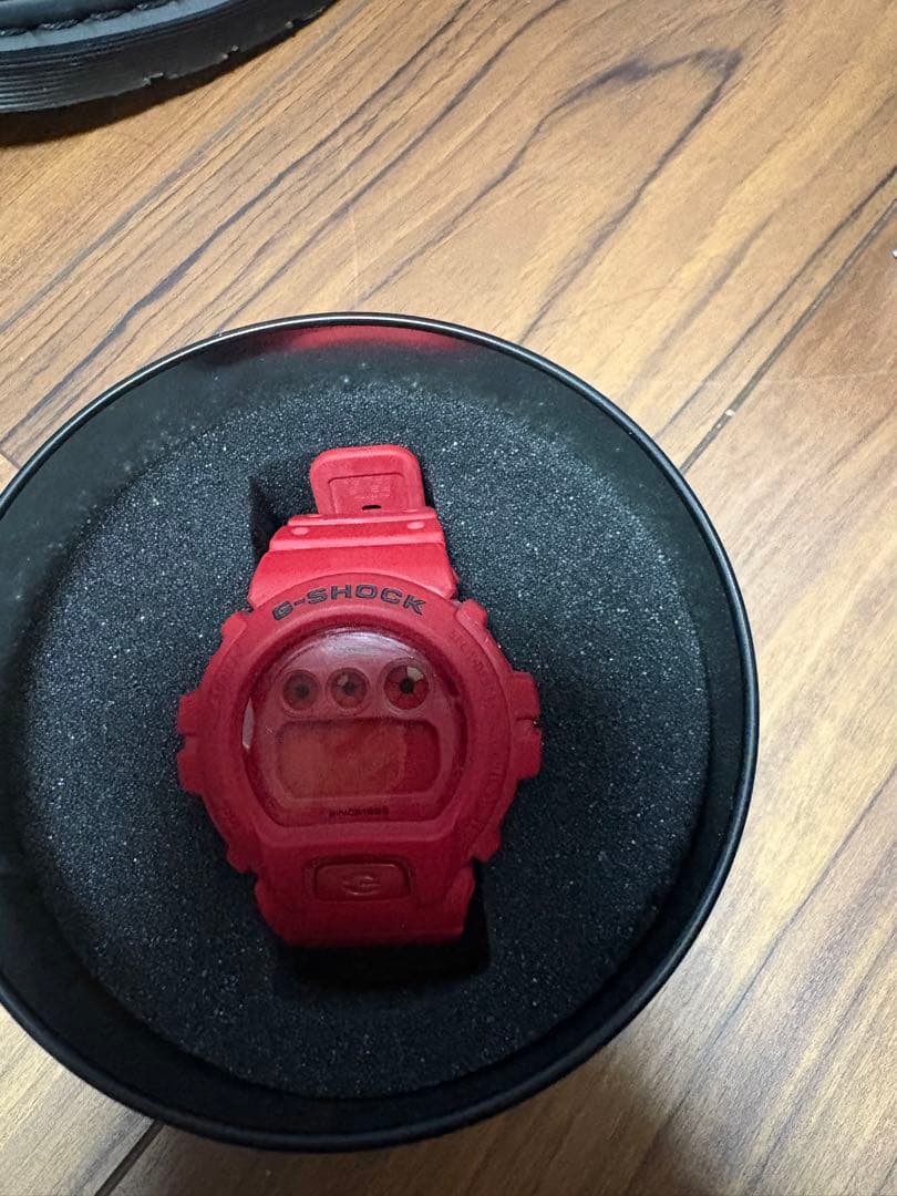 ジーショック DW-6935C-4 35周年記念 レッドアウト