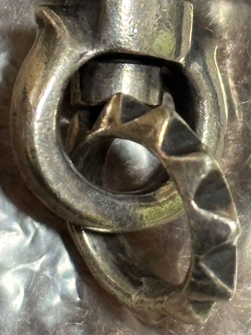 マッドカルト　フィンガーボーンクリップ