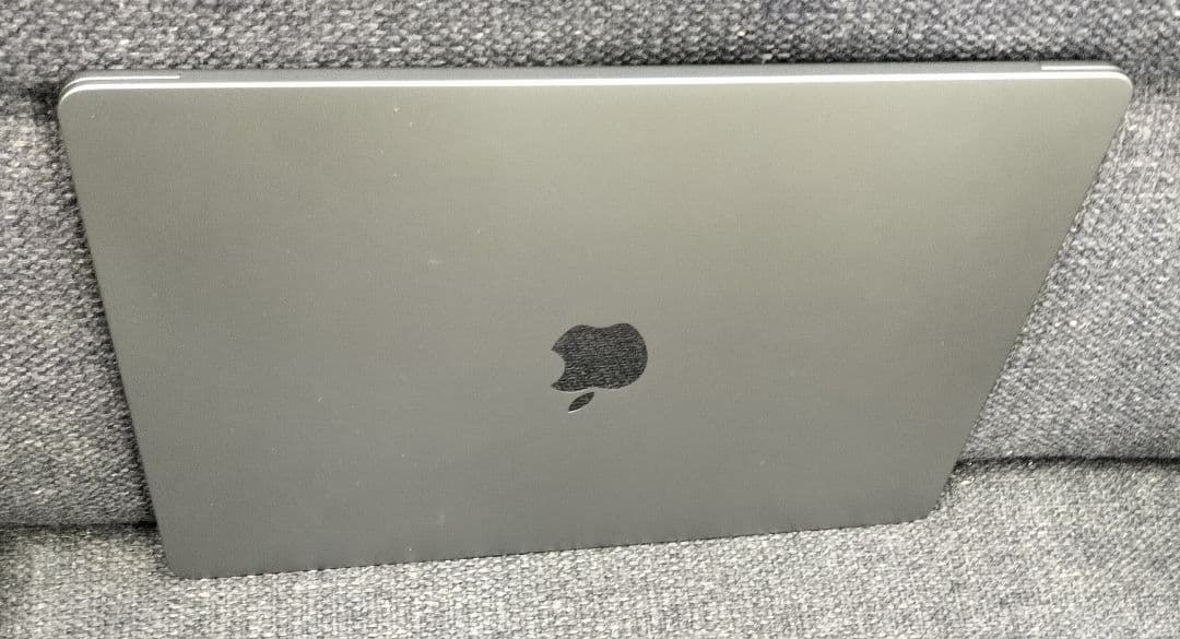 2024 MacBook Air M3チップ、15インチ