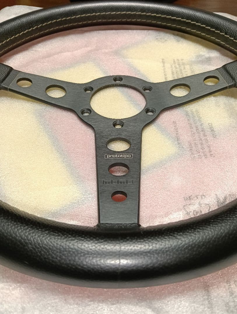 MOMO プロトティーポ 35パイ ステアリング 美品 すれハゲなし