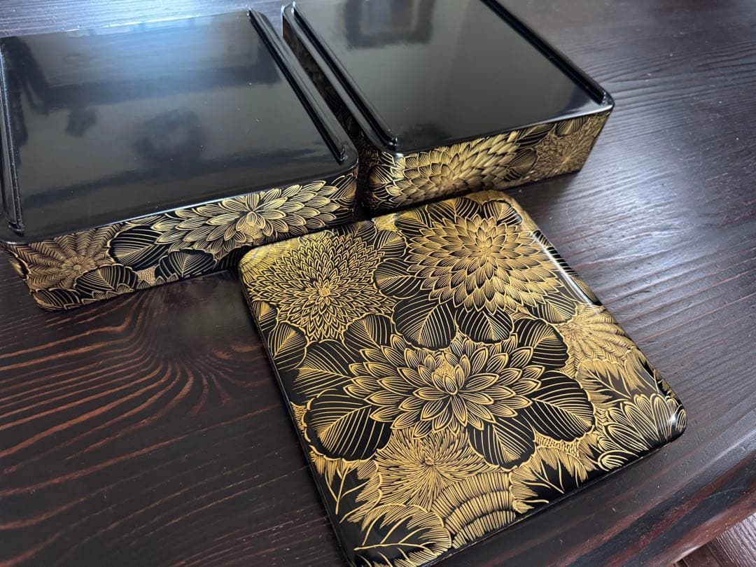 輪島塗（重要無形文化財）沈金 花詰文 二段重