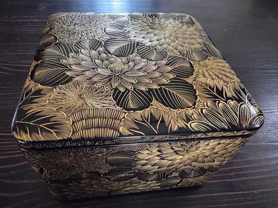 輪島塗（重要無形文化財）沈金 花詰文 二段重