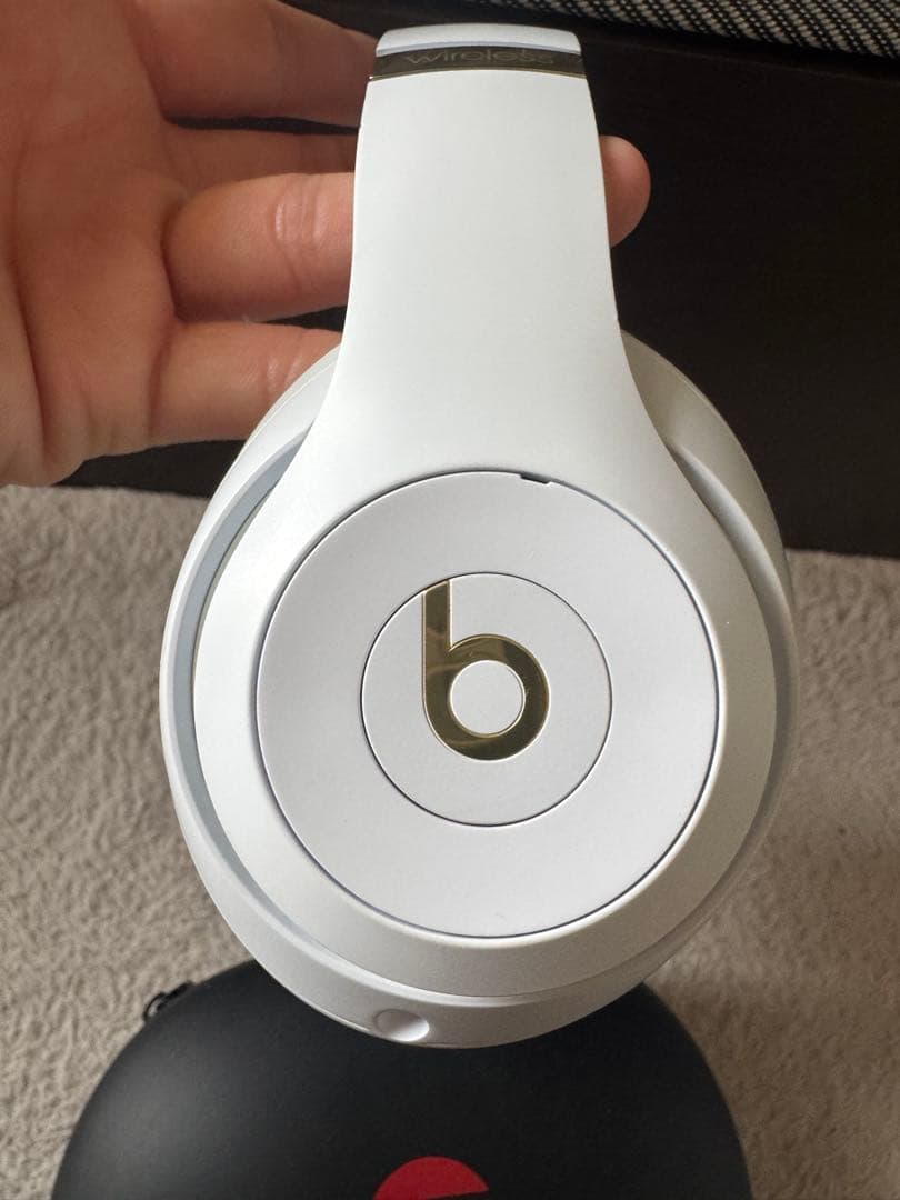 Beats studio3ワイヤレスヘッドホン ホワイト