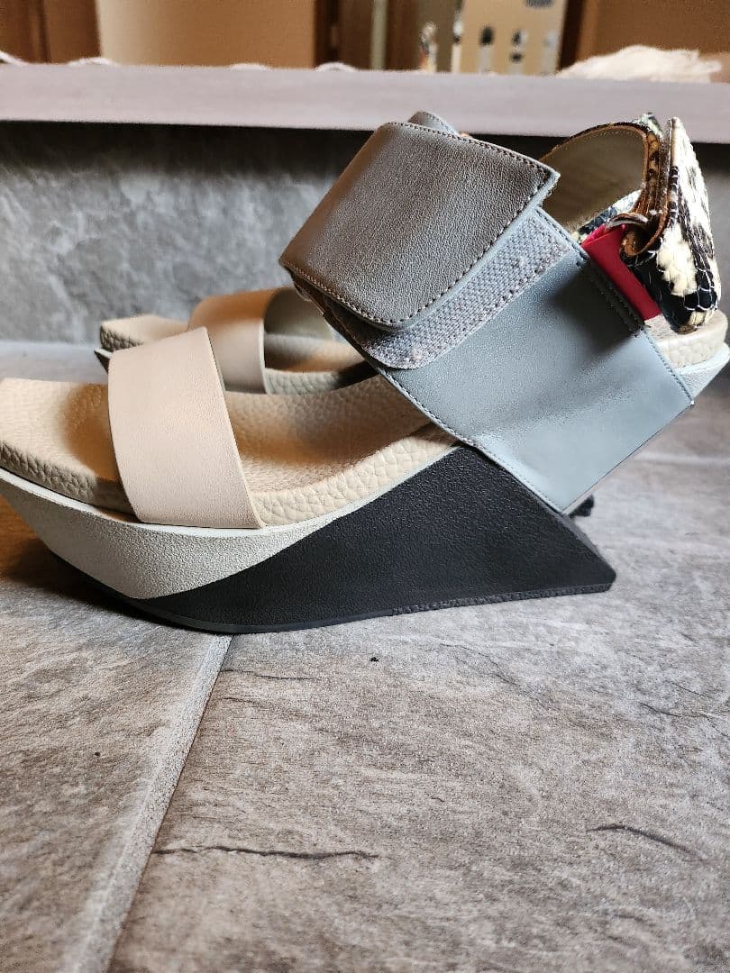 美品 UNITED NUDE サンダル