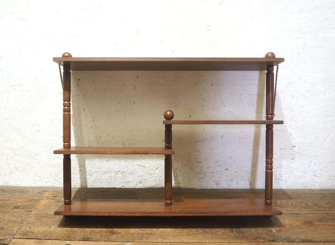 1347　レトロモダンなウォールラック　壁掛け式　飾り棚　陳列棚　ヴィンテージ