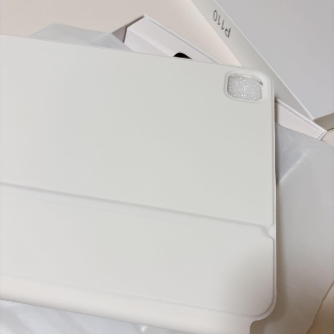 iPadキーボード ケース付き iPad ホワイト　マグネット