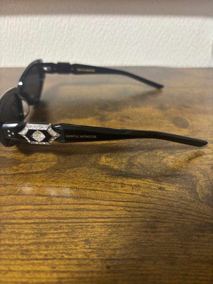 小物 gentle monster Ruvy Van 01