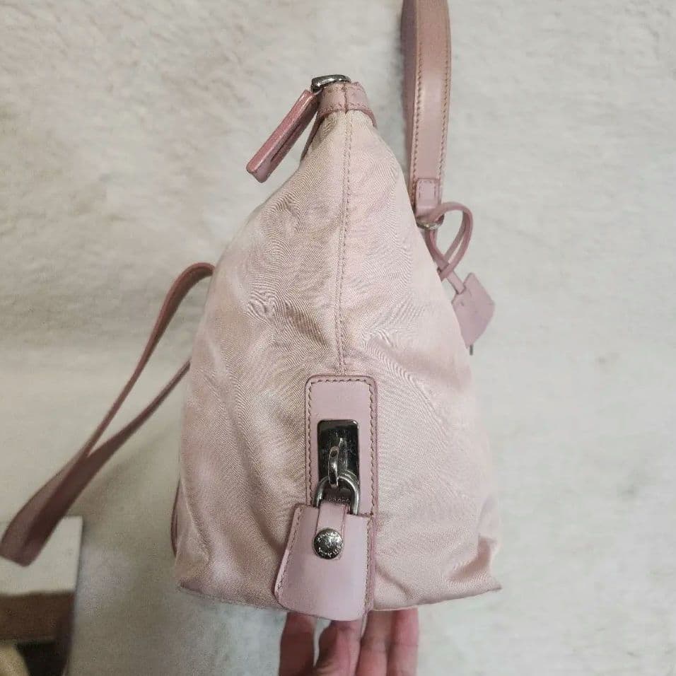 専売プラダ　ナイロン　レザー　バック　三角ロゴ　南京錠
