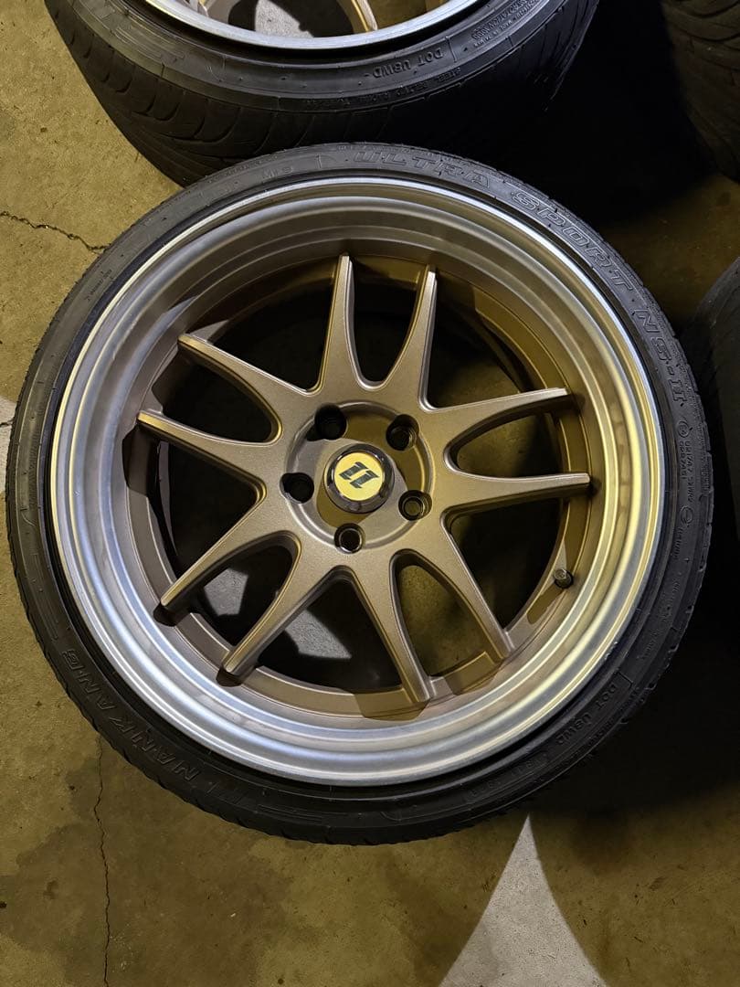 eleven racing 18インチ×9J+30 タイヤ付き　4本セット