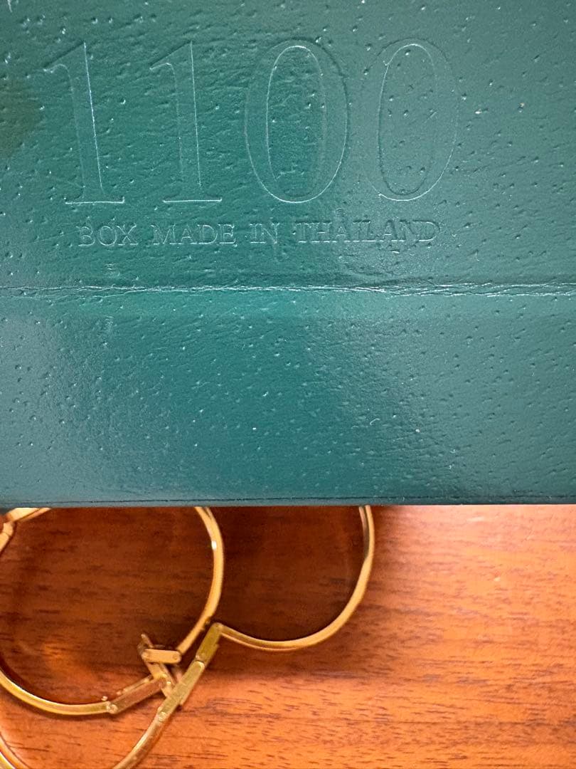 GUCCI ラウンドフェイス時計 マルチカラー