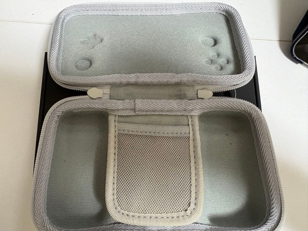 Backbone スマートフォン用ゲームコントローラー