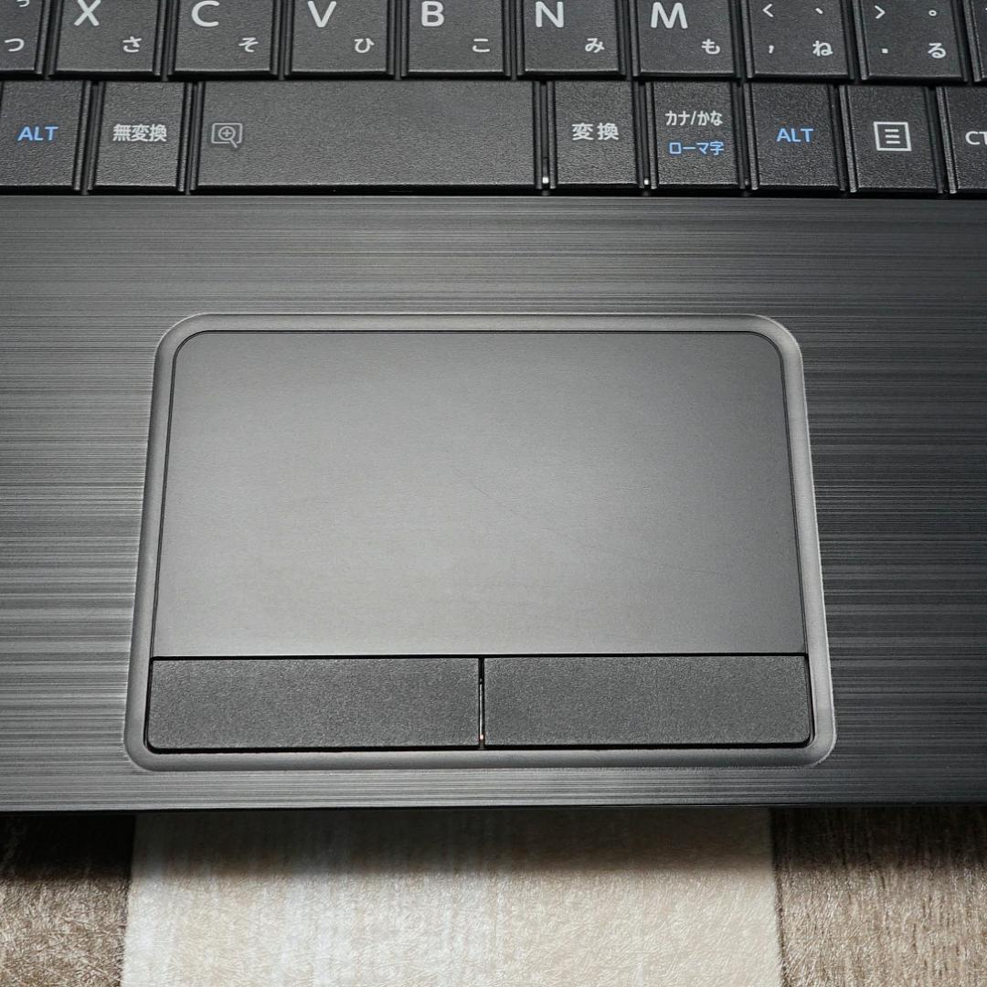 使用時間僅少で美品のバリ速仕様✨メモリ増設済✨１１世代コアｉ５に超高速ＳＳＤ搭載