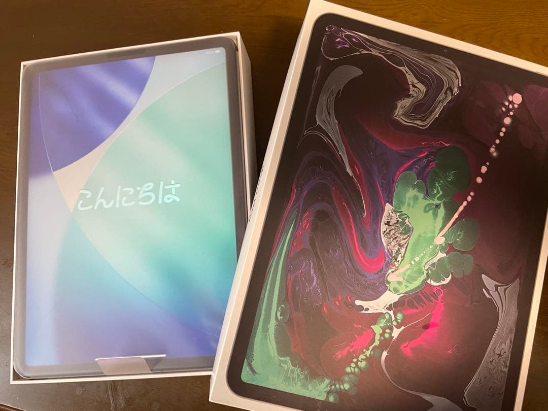 iPad Pro 11 256 SIMフリー第一世代　本体　美品　おまけ付き