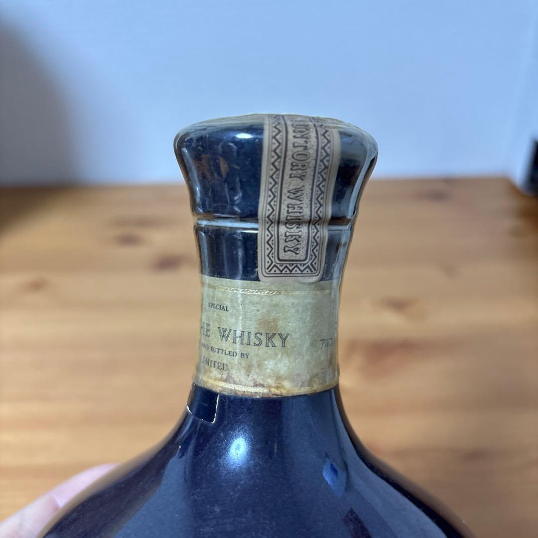 サントリー　ザ　ウイスキー　有田焼　陶器ボトル　未開封　古酒