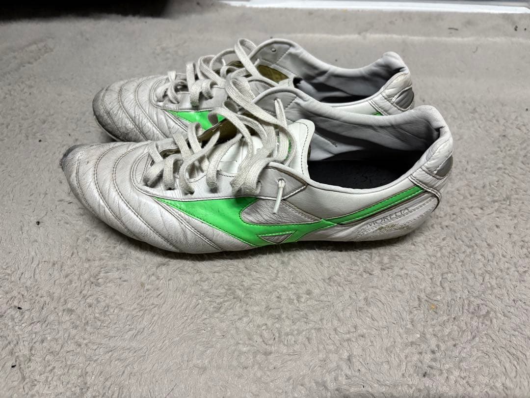 モレリア II JAPAN サッカースパイク（スーパーホワイトパール×グリーン）