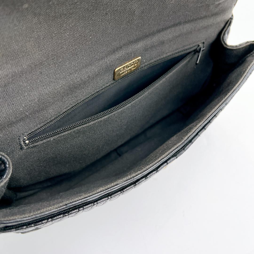 BALLY キルティング チェーン ショルダーバッグ　　ブラック f512