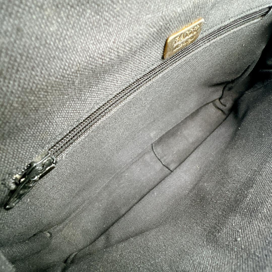 BALLY キルティング チェーン ショルダーバッグ　　ブラック f512