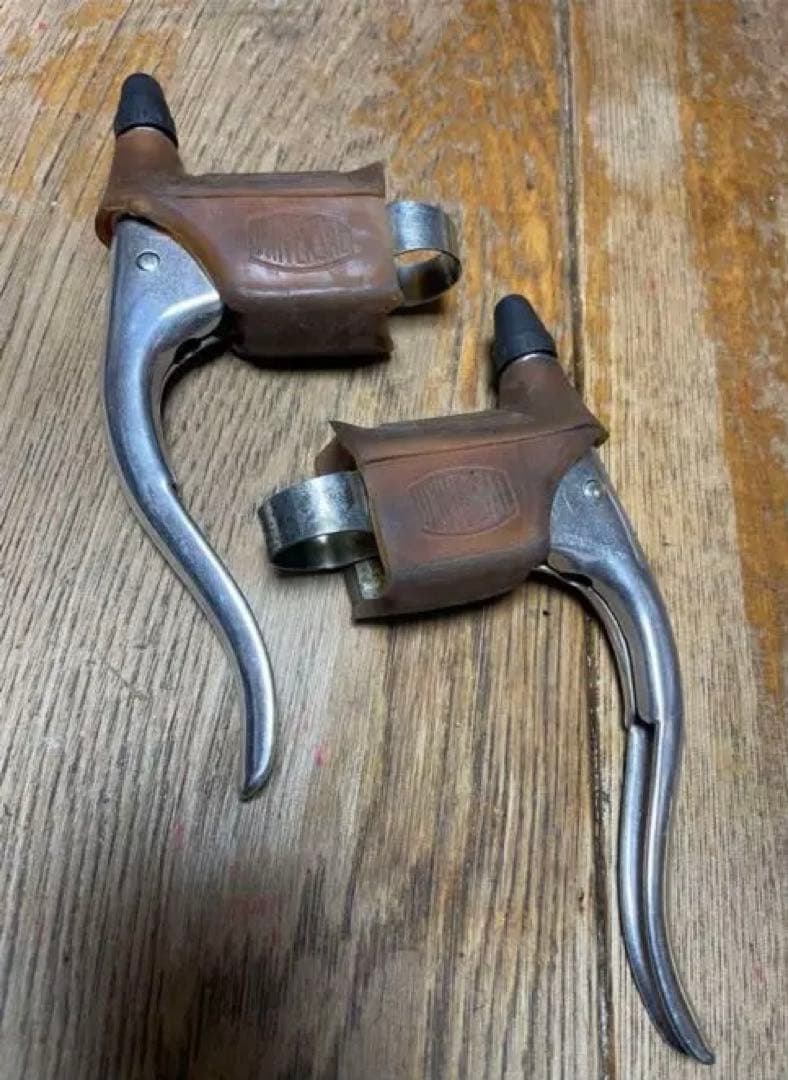 ユニバーサル61センターブレーキキャリパー セット未使用60年代