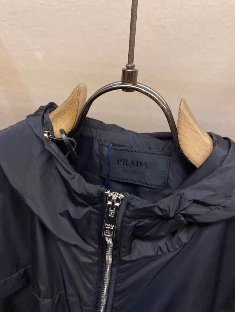 PRADA ブラック ナイロンジャケット フード付き