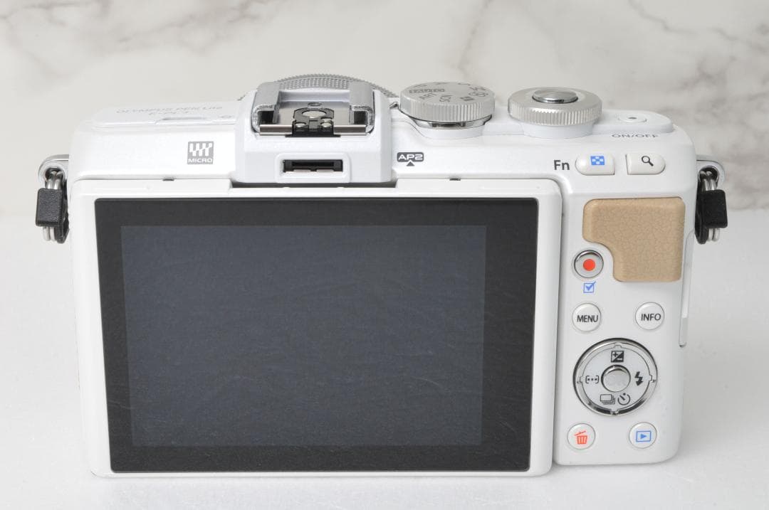 美品❣️OLYMPUS PEN E-PL7⭐️ダブルレンズ Wi-Fi ホワイト