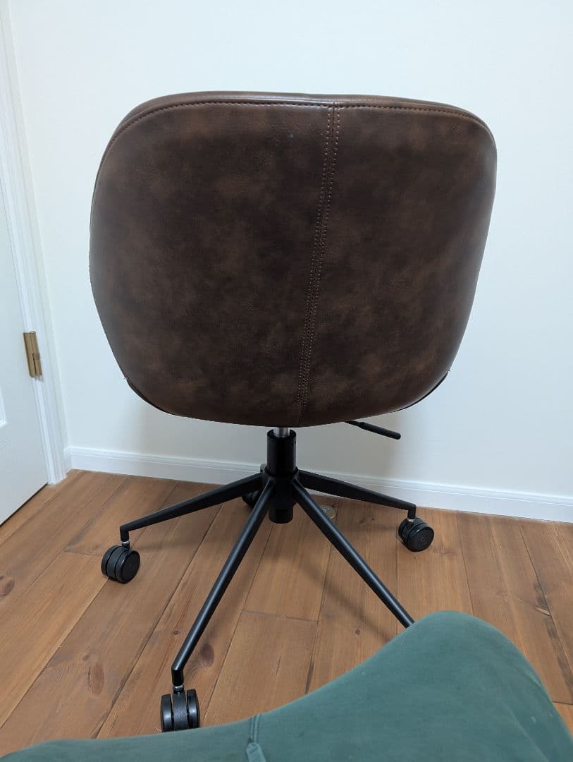 adepeche パニッシュ オフィス チェア