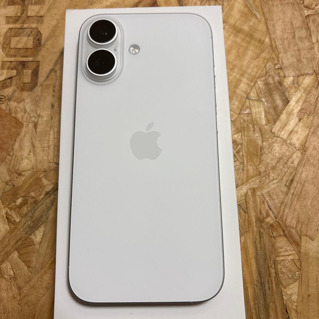 Apple iPhone 16ホワイト 本体 充電ケーブル付き