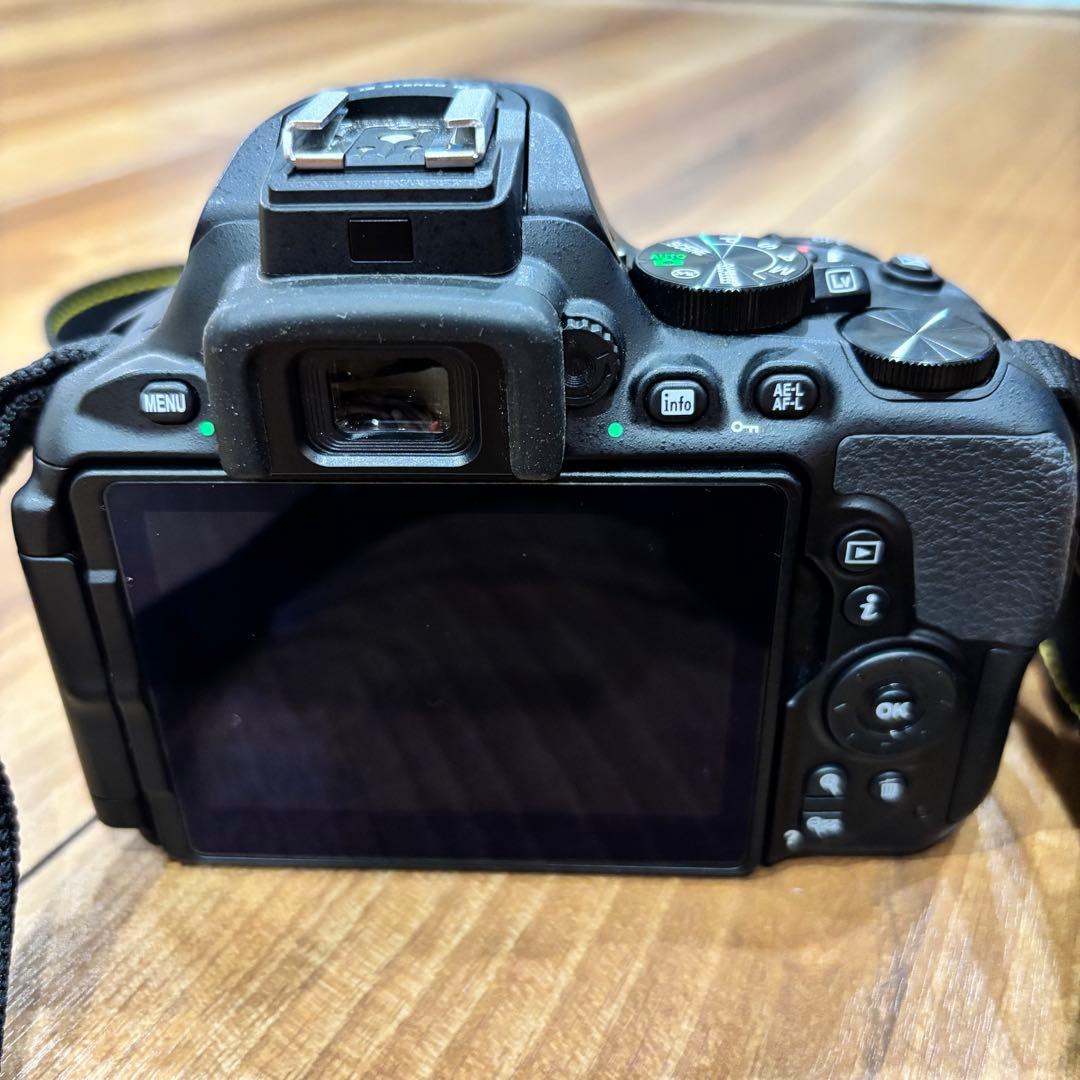 Nikon ニコンD5600 18-55mm + 70-300mm VR Kit