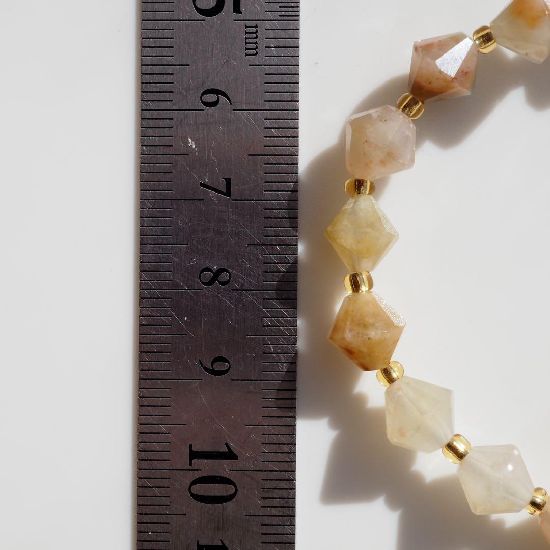 【もも】✳︎SALE✳︎天然トパーズの華奢ゴムブレスレット