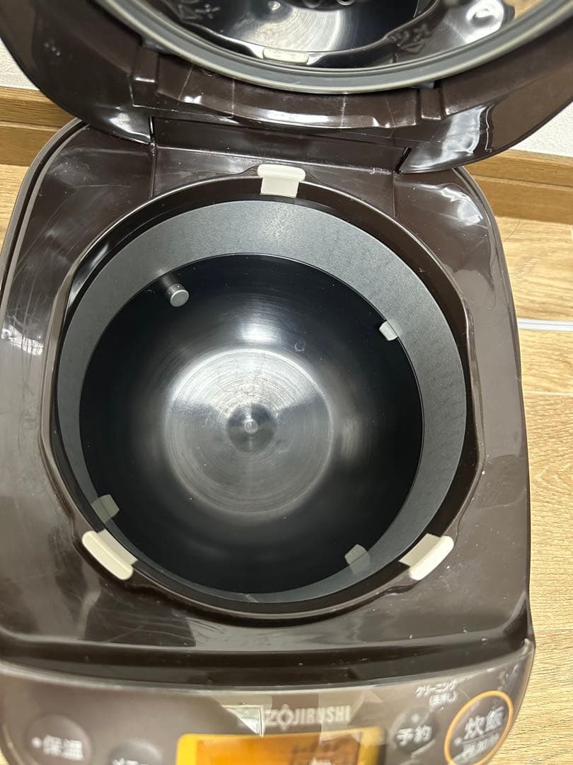 象印 ZOJIRUSHI 炊飯ジャー 極め炊き NP-GK05 2022年製