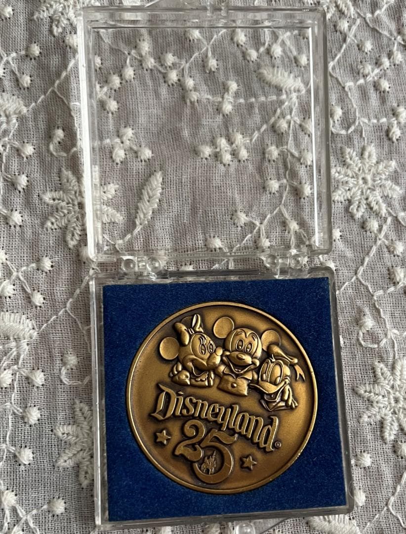 アナハイム ディズニーランド ミッキーマウスイヤリング＆非売品 記念メダル