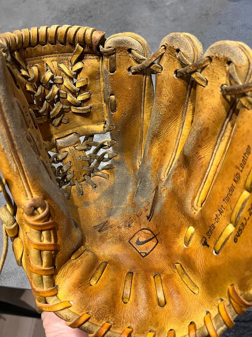 廃盤品Nikeナイキ　一般硬式投手用　高校野球対応