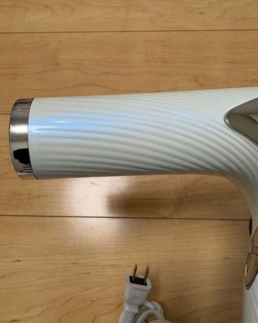 リファ 美容ドライヤー 2021年製 最安値にします