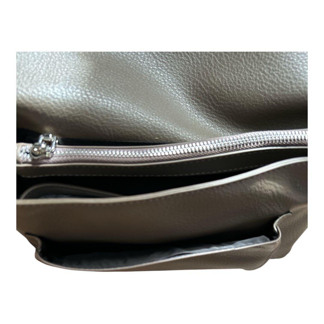 【極美品】nouer ヌエール ボトムエンボスロゴバッグ ショルダーバッグ