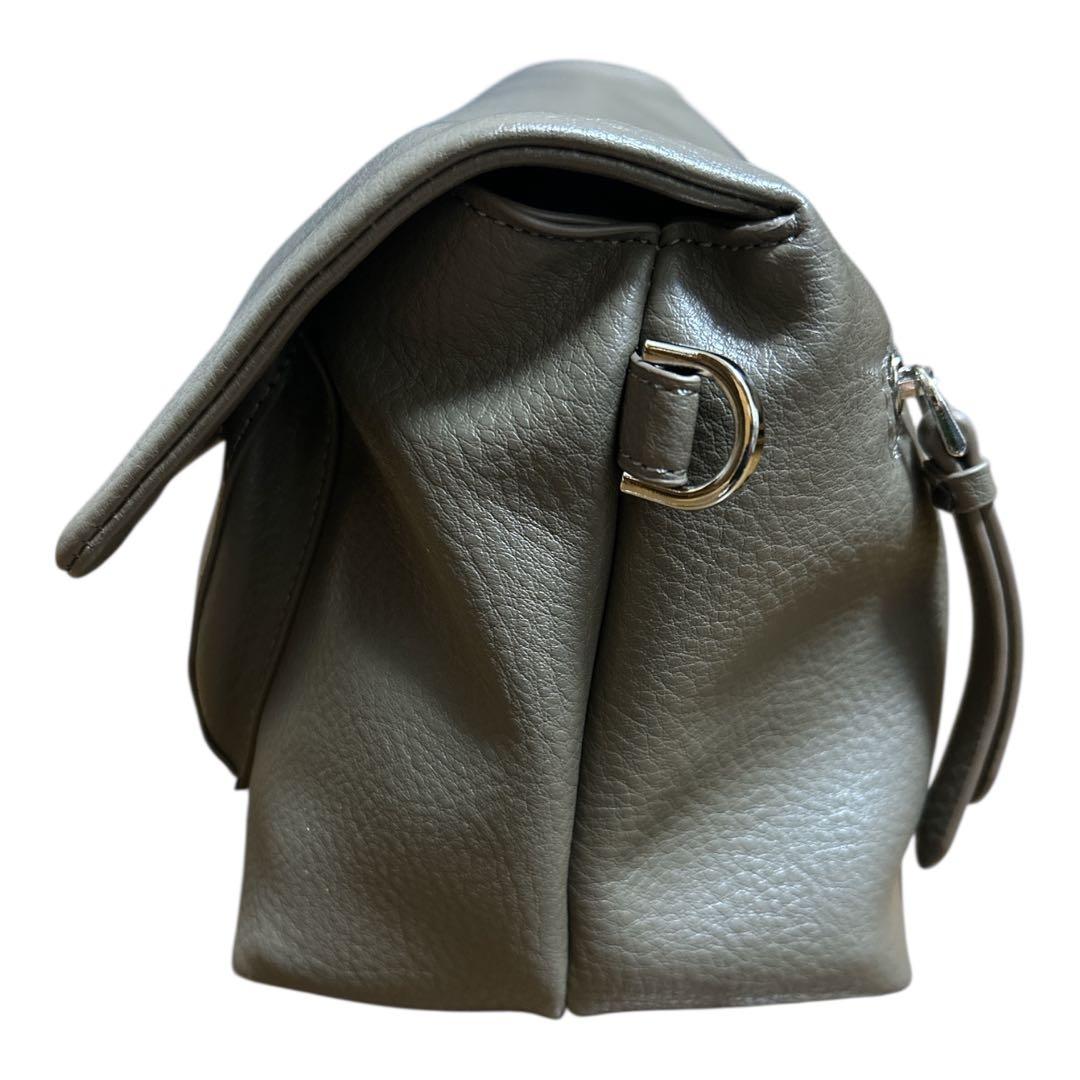 【極美品】nouer ヌエール ボトムエンボスロゴバッグ ショルダーバッグ