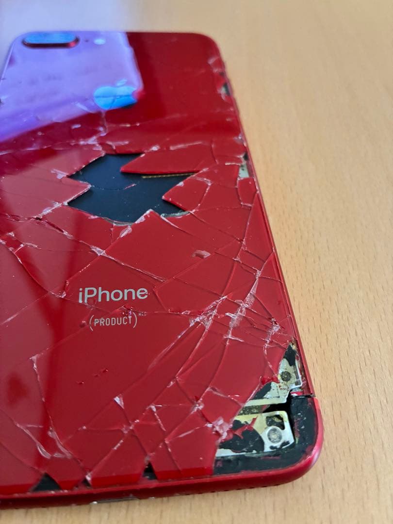 iPhone 8 Plus 本体　【ジャンク(背面割れ)】