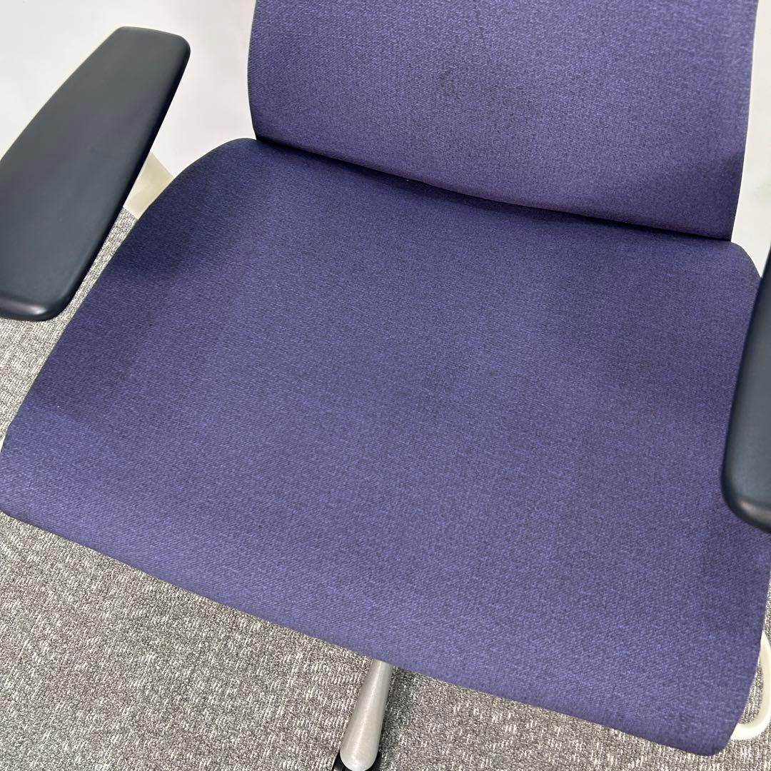 G. エンボディチェア. ハーマンミラー ホワイト Embodyネイビー