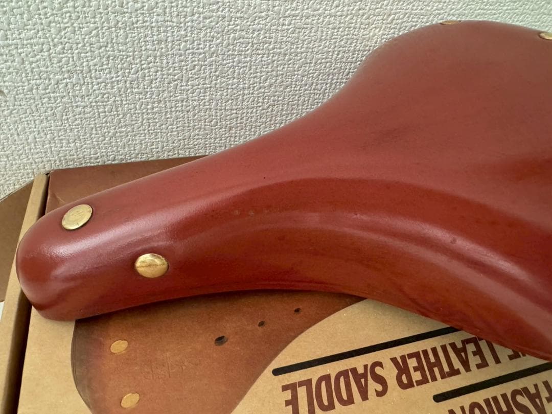 新品・未使用品　TOPS　サドル　本革　自転車　リアルレザー　サイクリングツール