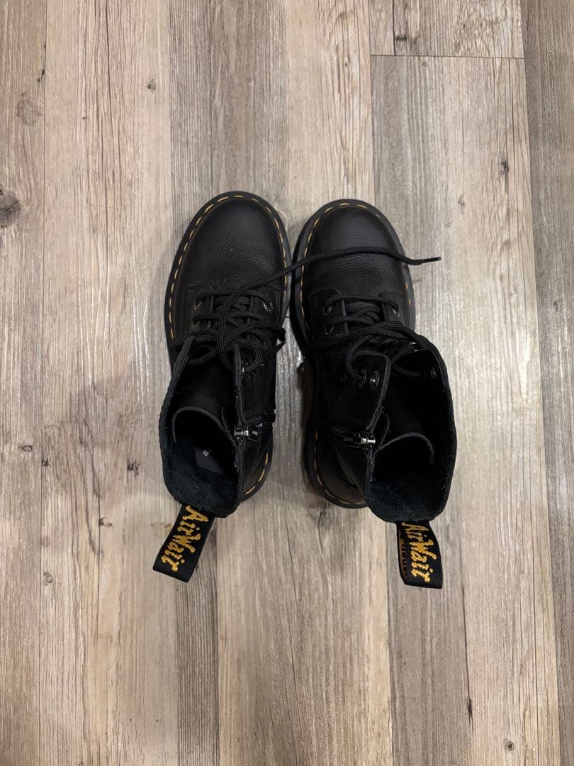 Dr. Martens ブラック厚底ブーツ