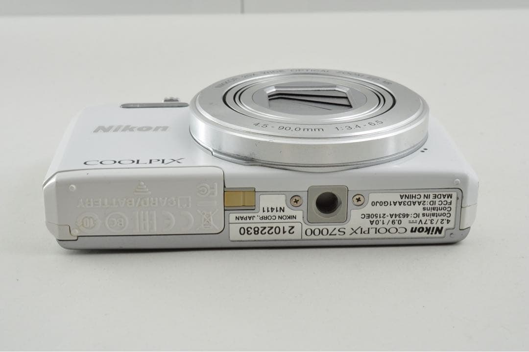 Nikon COOLPIX S7000 ホワイト デジカメ