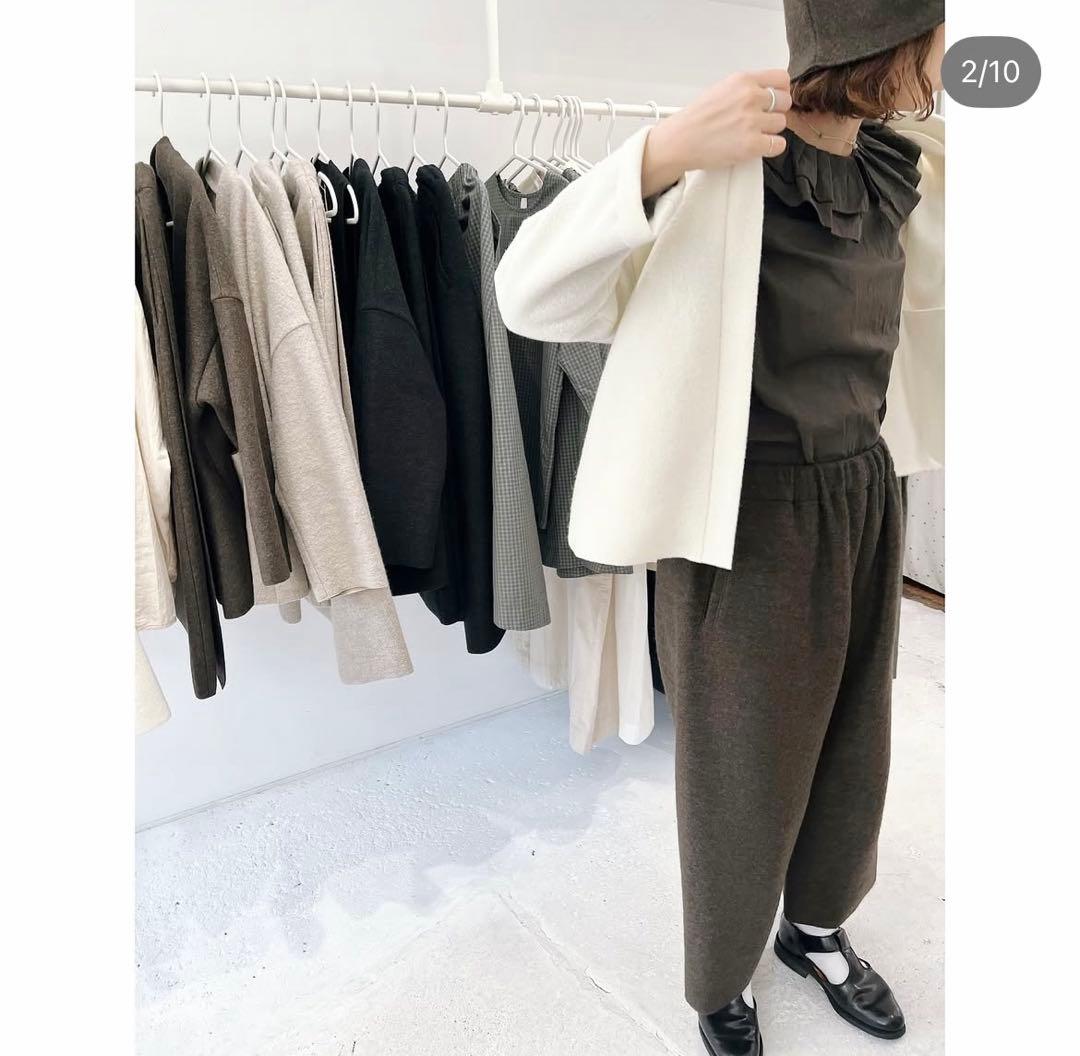 定価22,000円 新品タグ付き★yoli シンプルフリルブラウス オフホワイト